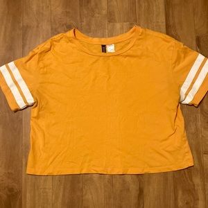 ❤️‍🔥5/20$ DIVIDED💫 Women’s Mustard Yellow Short Sleeve Sport Cropped Top